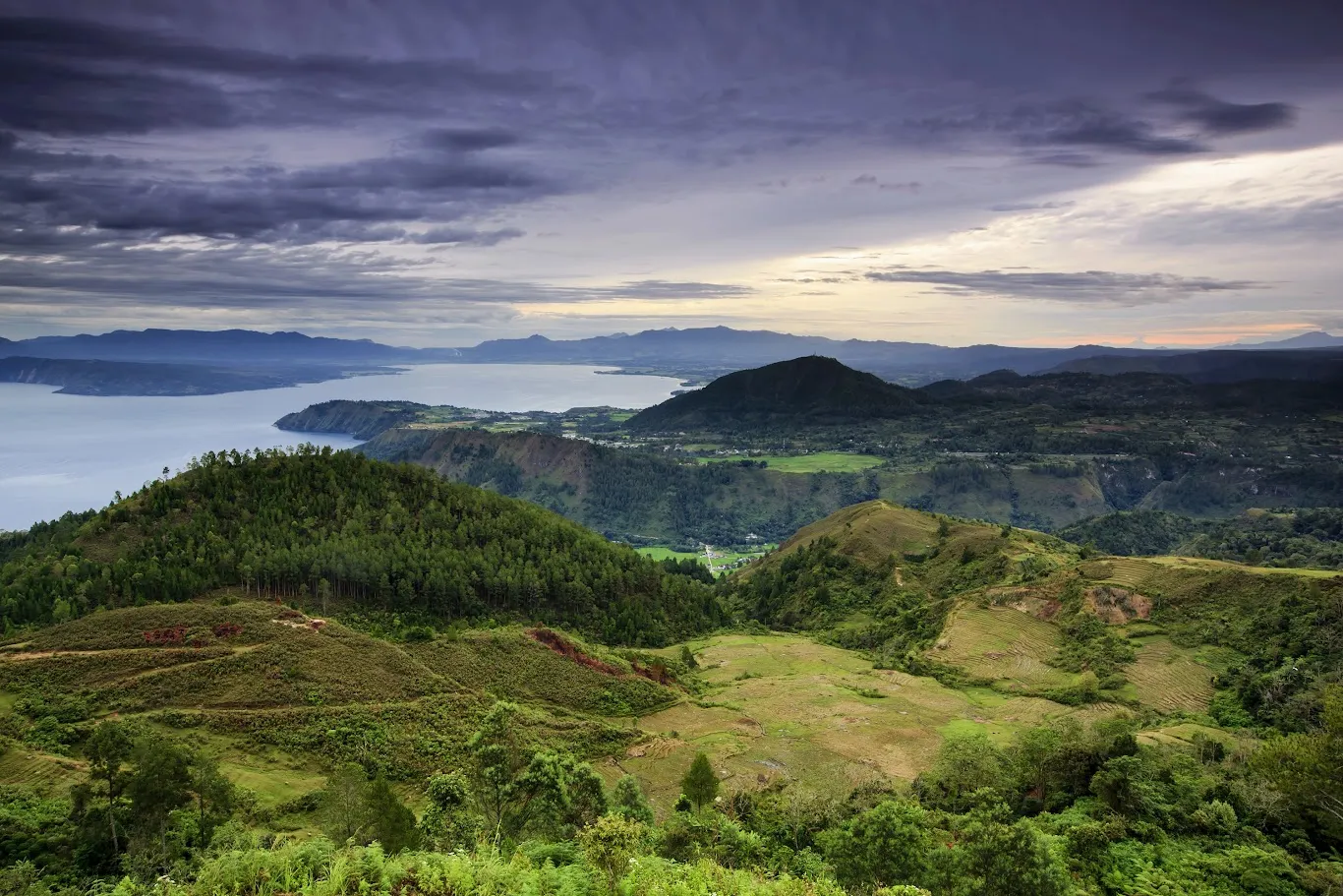 Flights from Perth to North Sumatra