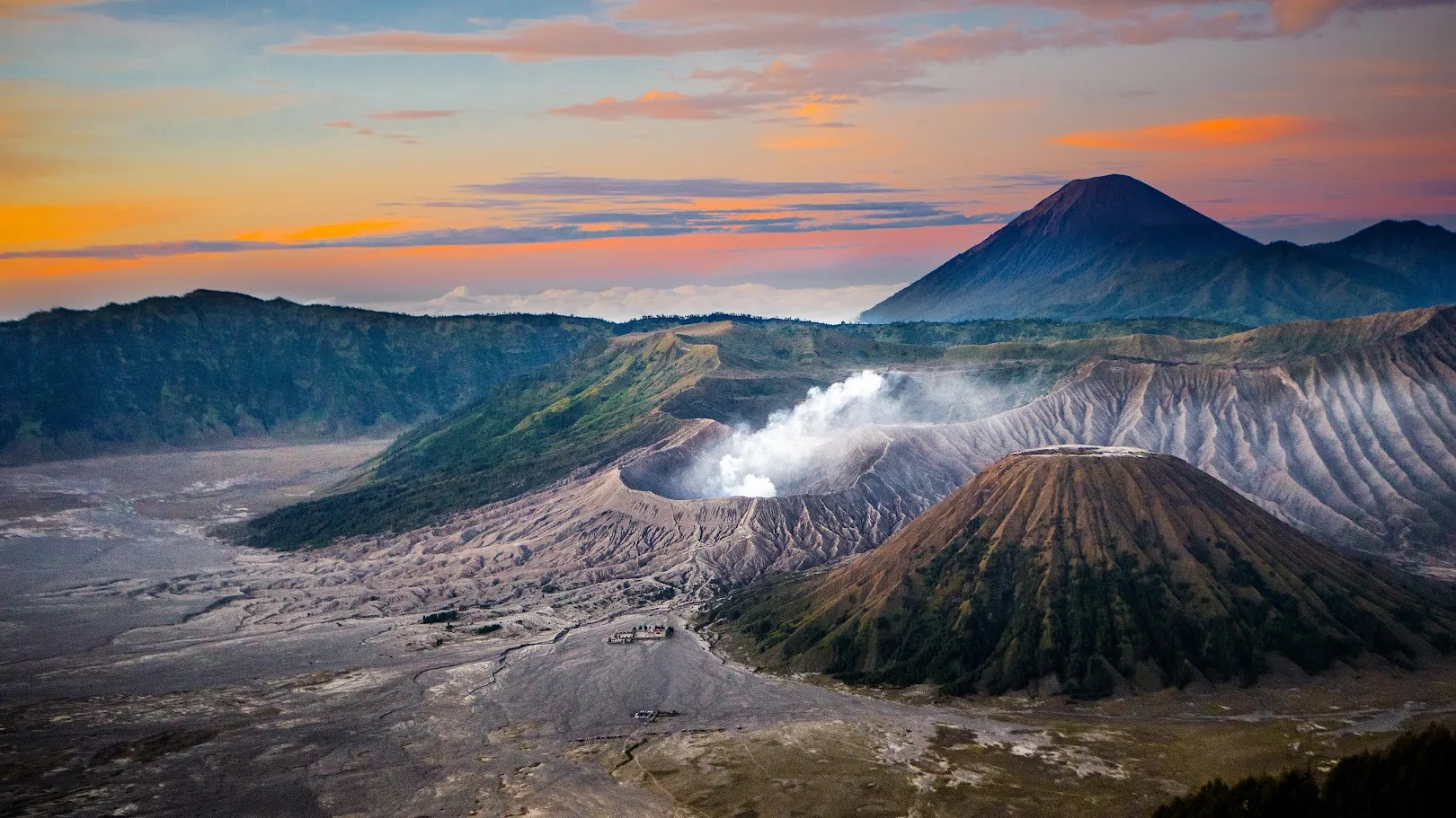 Flights from Melbourne to East Java